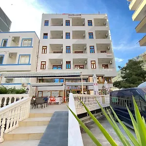 Hotel Shqiponja Szálloda Shëngjin